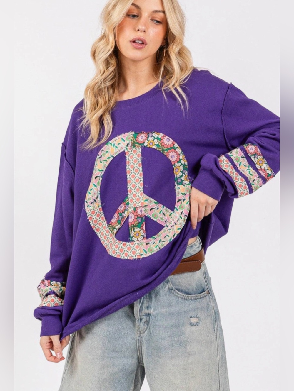 SAGE+FIG PEACE
APPLIQUE PATCH LONG SLEEVE TOP SIZE MEDIUM